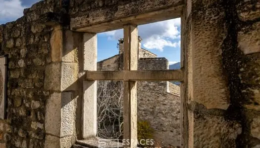 Centre d'art au coeur d'un village historique de la Drôme provençale