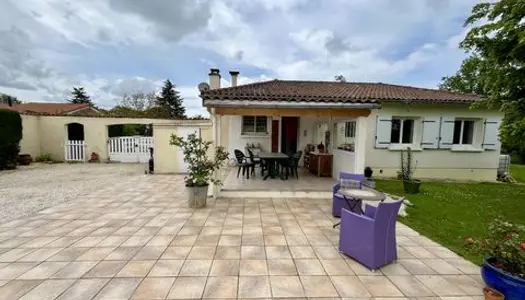 Maison individuelle avec 4 chambres. 