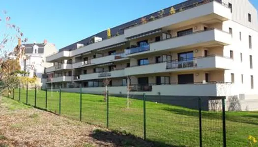 T2 neuf centre ville terrasse et parking 