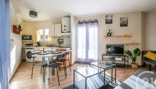 Studio 1 pièce 27 m² 