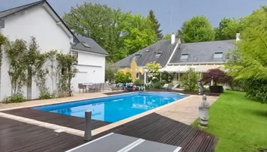 Propriété 10 pièces 415 m² 