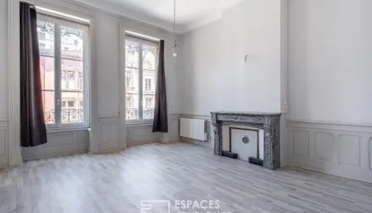 Appartement à rafraichir en hypercentre 