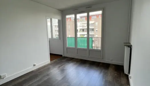 Studio 1 pièce 24 m² 