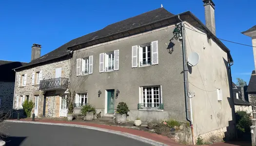 Maison de village à rénover 7 pièces avec terrasse et garage indépendant