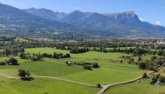 Terrain sous le roc d'Embrun 