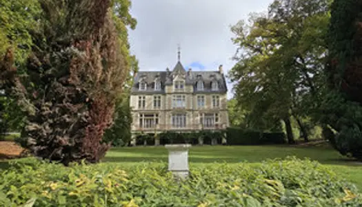 En Touraine, Château du XIX rénové 