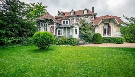 Magnifique Villa rénovée de style anglo-normand et son parc. 