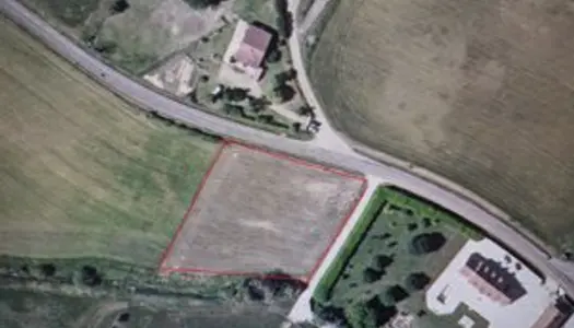 Terrain constructible d'environ 1900 m² situé à DIXMONT 