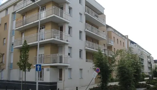 T3 de 76m² hab avec balcon et parking 