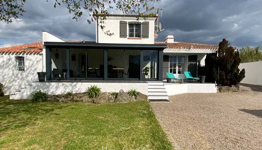 Dpt Vendée (85), à vendre BREM SUR MER maison de type 5, garages, parcelle clôturée de 4463 m2 