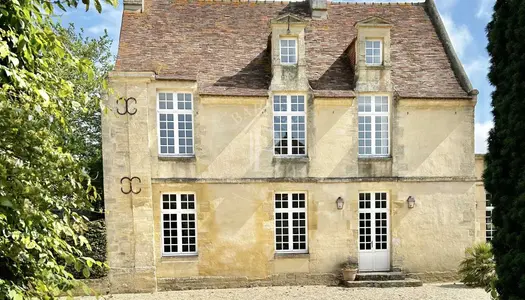 Caen Nord, Manoir XVIIeme avec maison d'Amis, dépendances et terrain de 4 hectares 