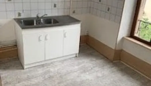 Appartement F3 72m² proche gare école supermarché en centre ville