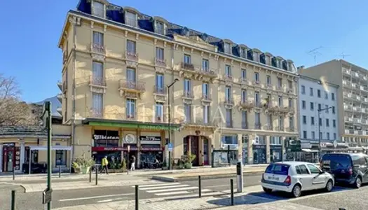 Appartement avec terrasse centre ville Aix Les Bains 