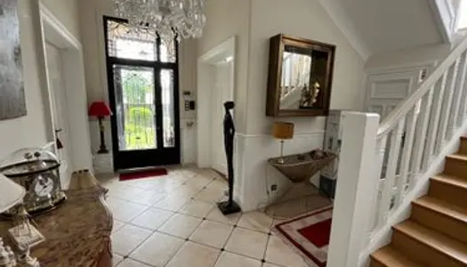 Maison 6 pièces 290 m²