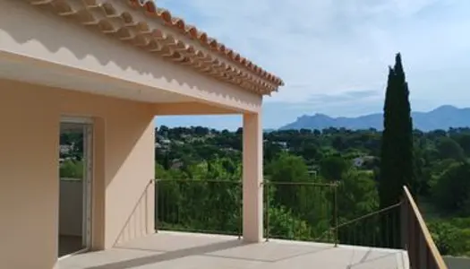 T2 avec vue panoramique et grande terrasse (Maison neuve) 