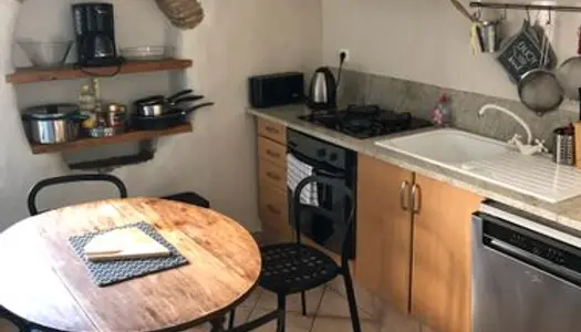 Appartement plein sud au pied de la Cité dans maison indépendante 