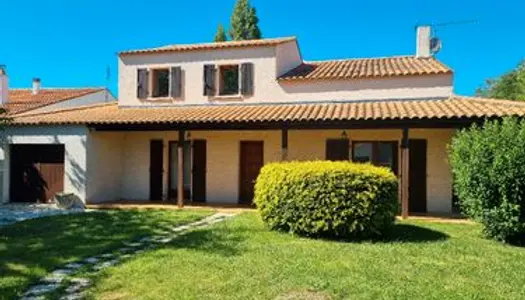 Maison familiale avec piscine 