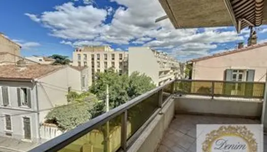 Nîmes, beau quartier, grand P4 de 90m2 + Terrasse et balcon 