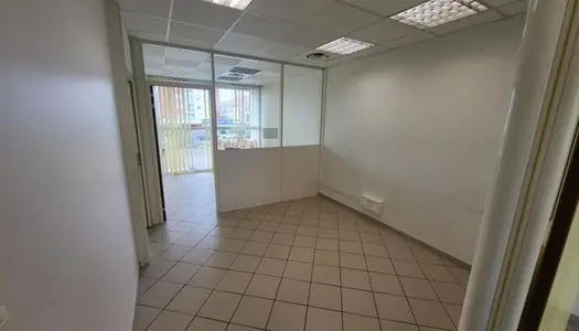 Bureau 50 m² 