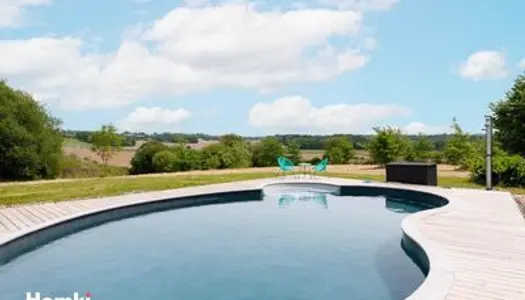 Ensemble immobilier 300 m² avec terrain et piscine sur Mugron 