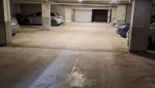 Loue parking souterrain au Saint Quirin