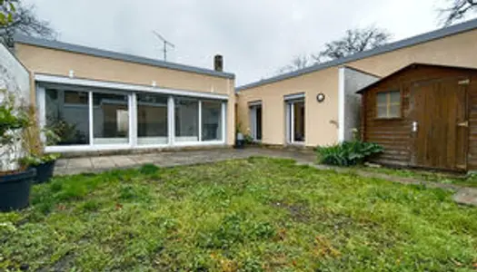 Maison plain-pied 140 m2 avec jardin et garage