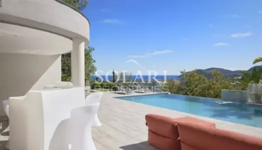 Location 10 personnes : villa moderne avec piscine et vue mer à Mandelieu