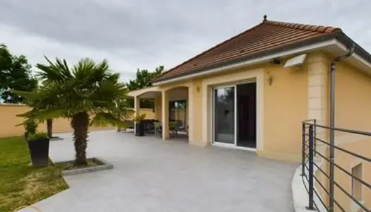 Maison 8 pièces 240 m² 