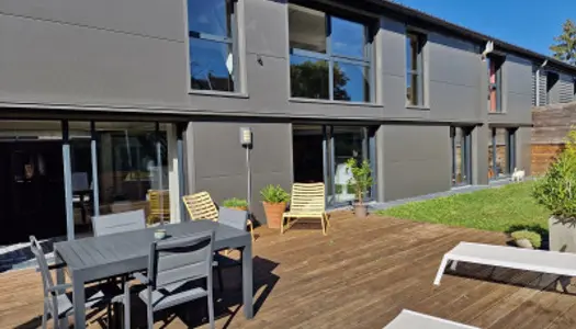 Maison 7 pièces 360 m² 