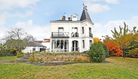 Maison 8 pièces 363 m²