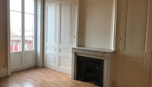 Location Appartement 58 m² à Tassin la Demi Lune 1 063 € CC /mois