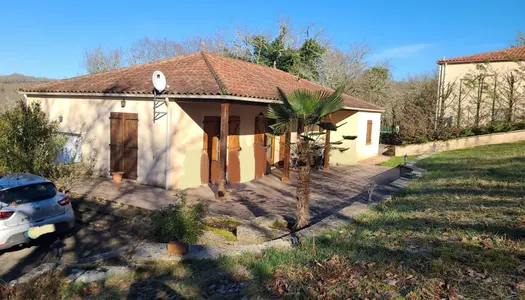 Maison plain pied, garage, un hectare de terrain