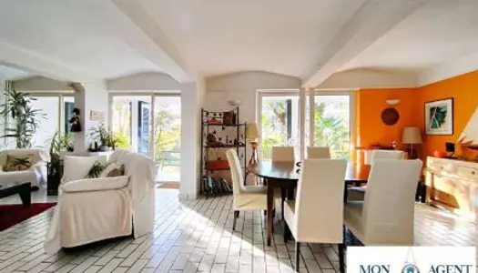 Maison 8 pièces 220 m² 