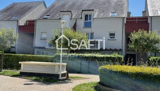 Appartement T3 duplex 65 m2 proche RER C résidence sécurisée 