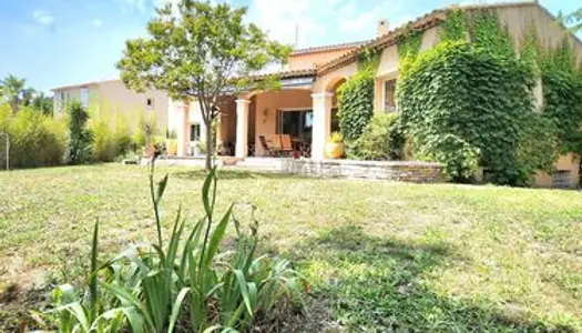 Villa 6 pièces 230 m² 