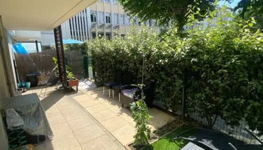 Propose sous-location chambre meublée avec accès jardin - Lyon 7ème Jean Jaurès 