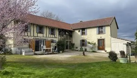 Charmante maison de campagne avec piscine couverte, vue Pyréné