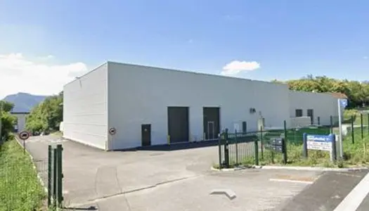 Locaux d'Activités - A LOUER - 300 m² non divisibles
