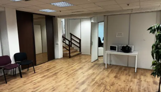 Bureaux 215 m² 