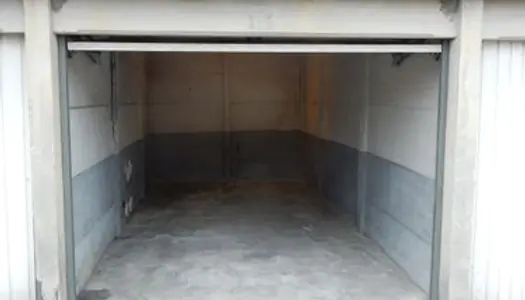 A louer garage ou box de stockage sécurisé 