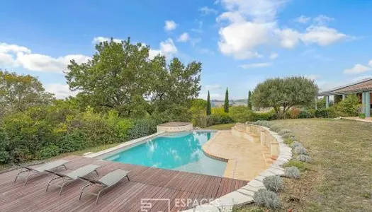 Maison d'architecte et sa piscine à Pin-Balma