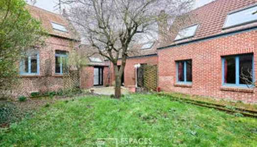 Ferme d'habitation et grange à aménager sur cour proximité Douai