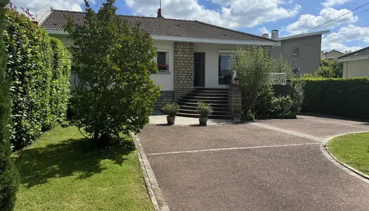 Dpt Saône et Loire (71), à vendre  maison P7  - Terrain de 1 130,00 m² 