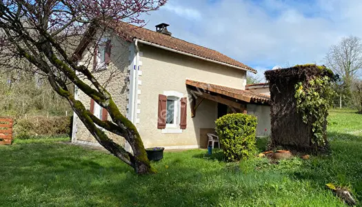 Maison Varaignes sans vis a vis proche Nontron et Charente