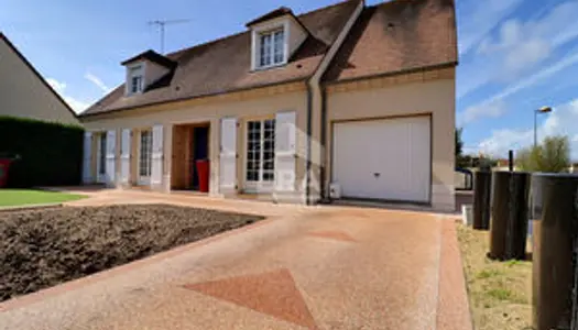 A VENDRE MAISON FAMILIALE AVEC PISCINE A MORIGNY