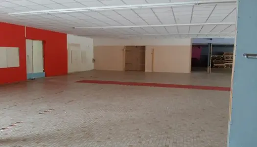 Local commercial 750 m² 