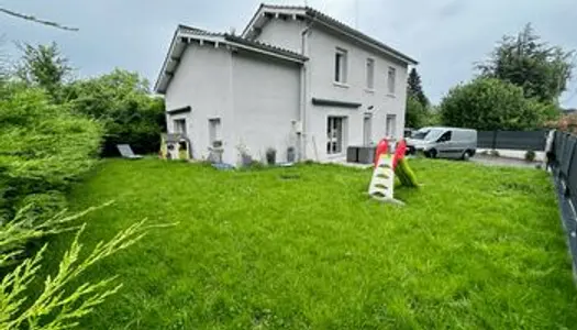 Maison - Villa Location Thil 4p 200m² 1950€