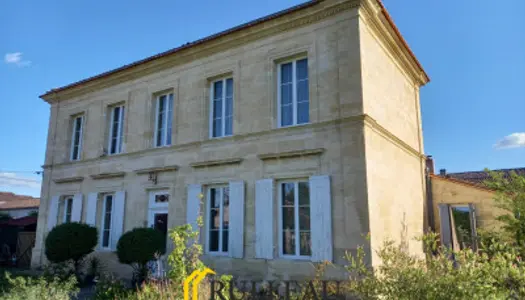 Maison 7 pièces 308 m²