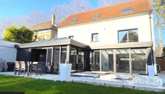 Maison 1 pièce 265 m² 