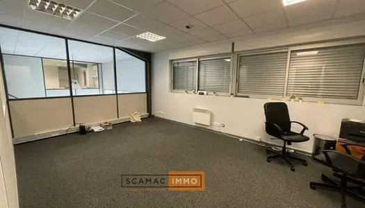 Bureau 150 m²